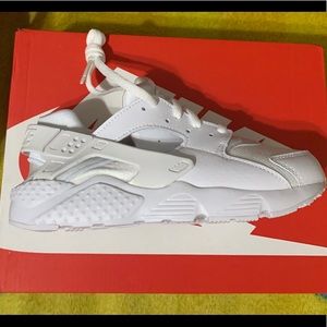 Nike Huarache Run (PS) Size 2Y and Size 1.5Y